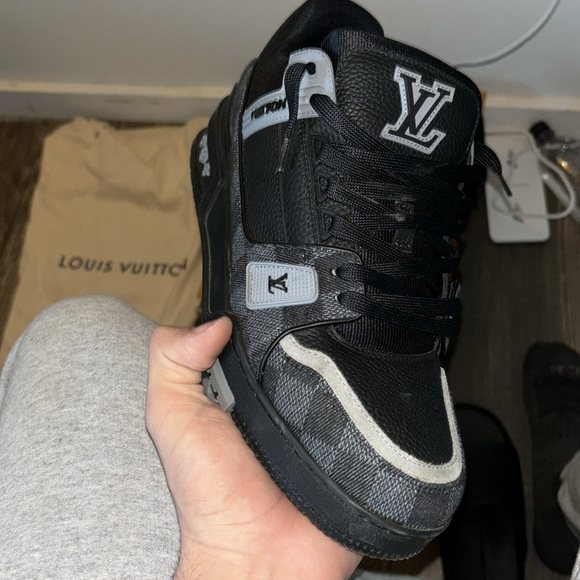 Louis Vuitton trainer shoe can send receipt with it - Picture 4 of 6